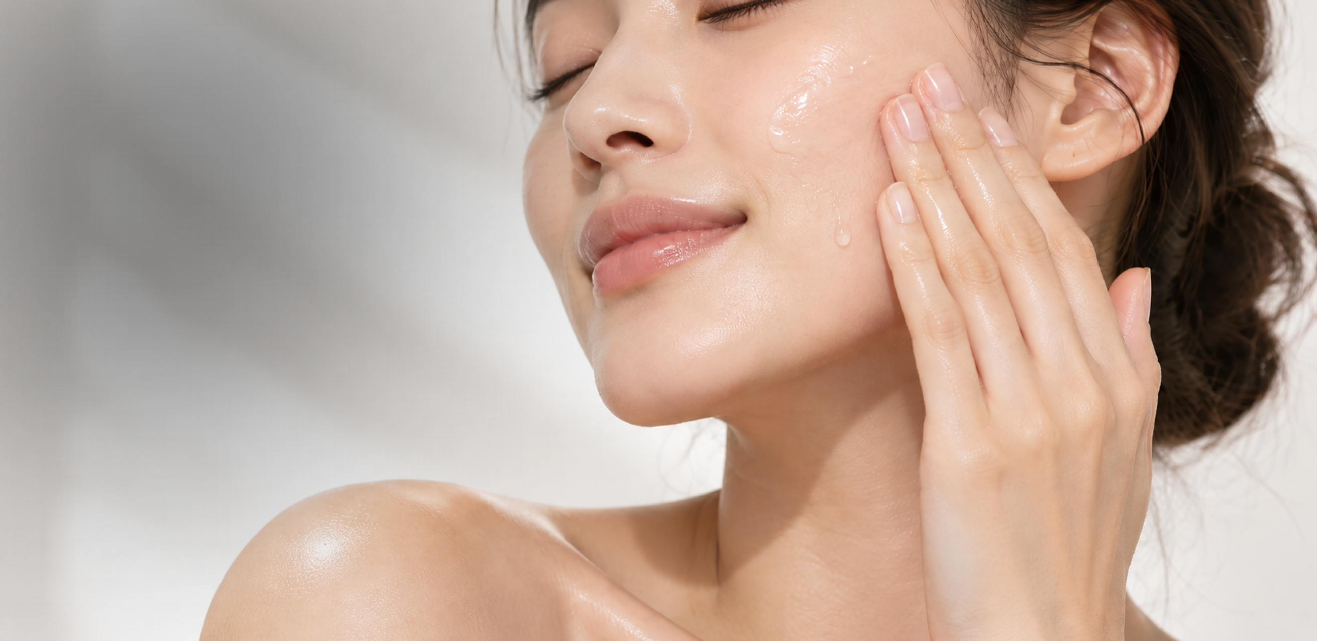 Нанесение DAIGO Lotion после очищения